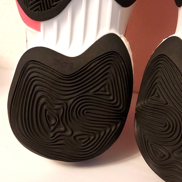 Men's Pharrell Williams Sneakers - Picture 8 of 10